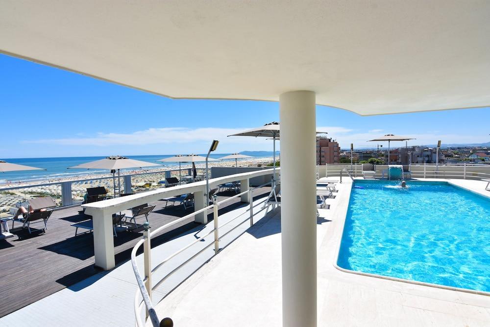 Waldorf Suite Hotel Rimini Exterior photo
